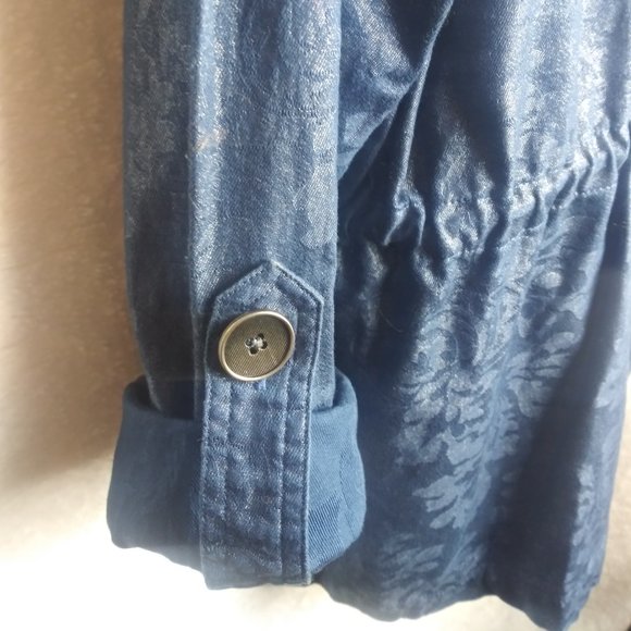 CHICO's Anorak Utility Metallic Blue Chambray Jacket Women's Size 1 (8/1… - Picture 9 of 16